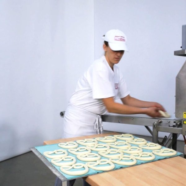 Frey Brezel-Schling-Maschine Frey Brezel-Schling-Maschine