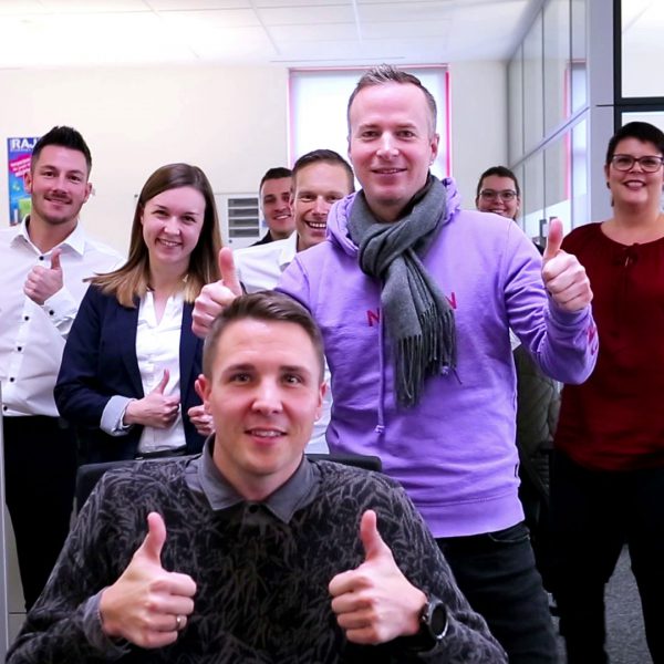 Eine Produktion von Prestigefilm starkes Team im Video